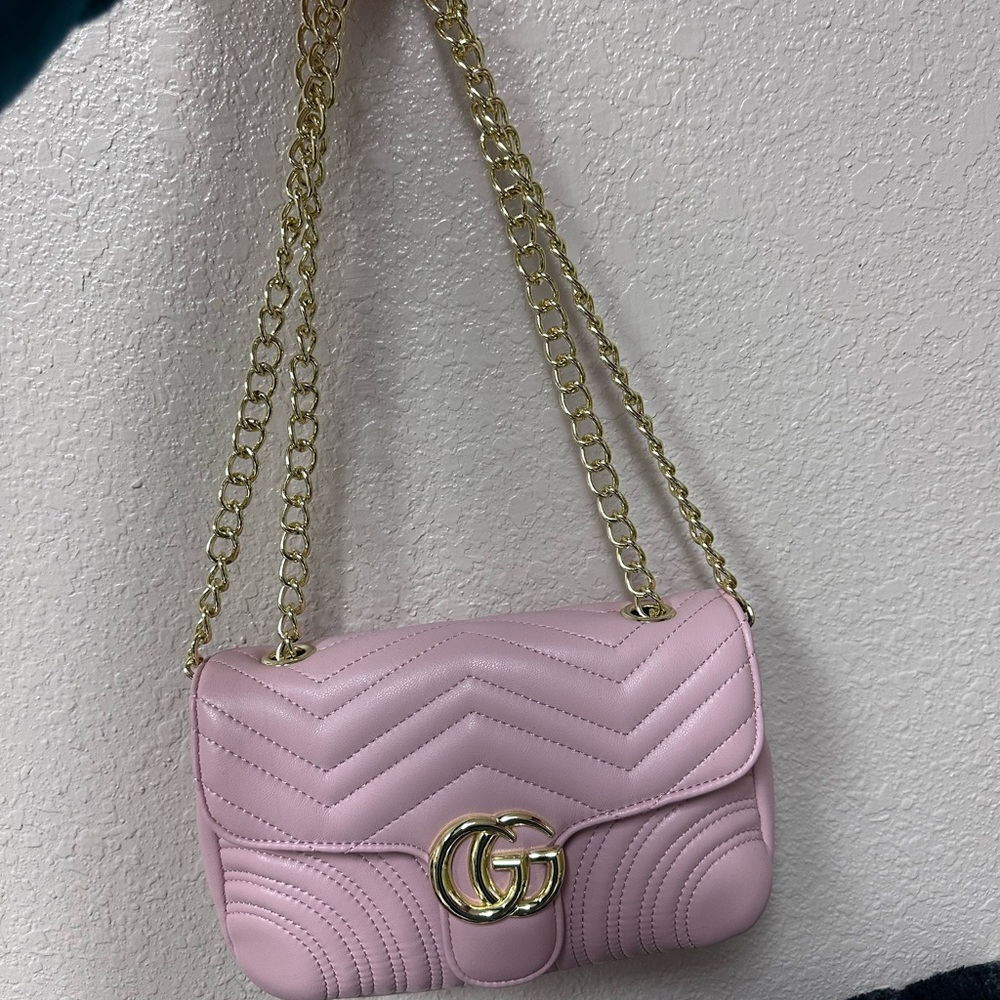 Elegant Pink Chevron Shoulder Bag with Gold Chain
